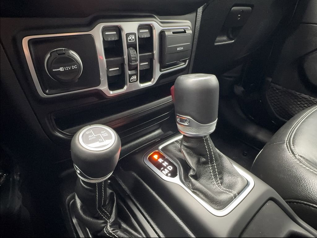 Used 2023 Jeep Wrangler Unlimited Sahara w/ Dual Top Group AWD/4WD image 33