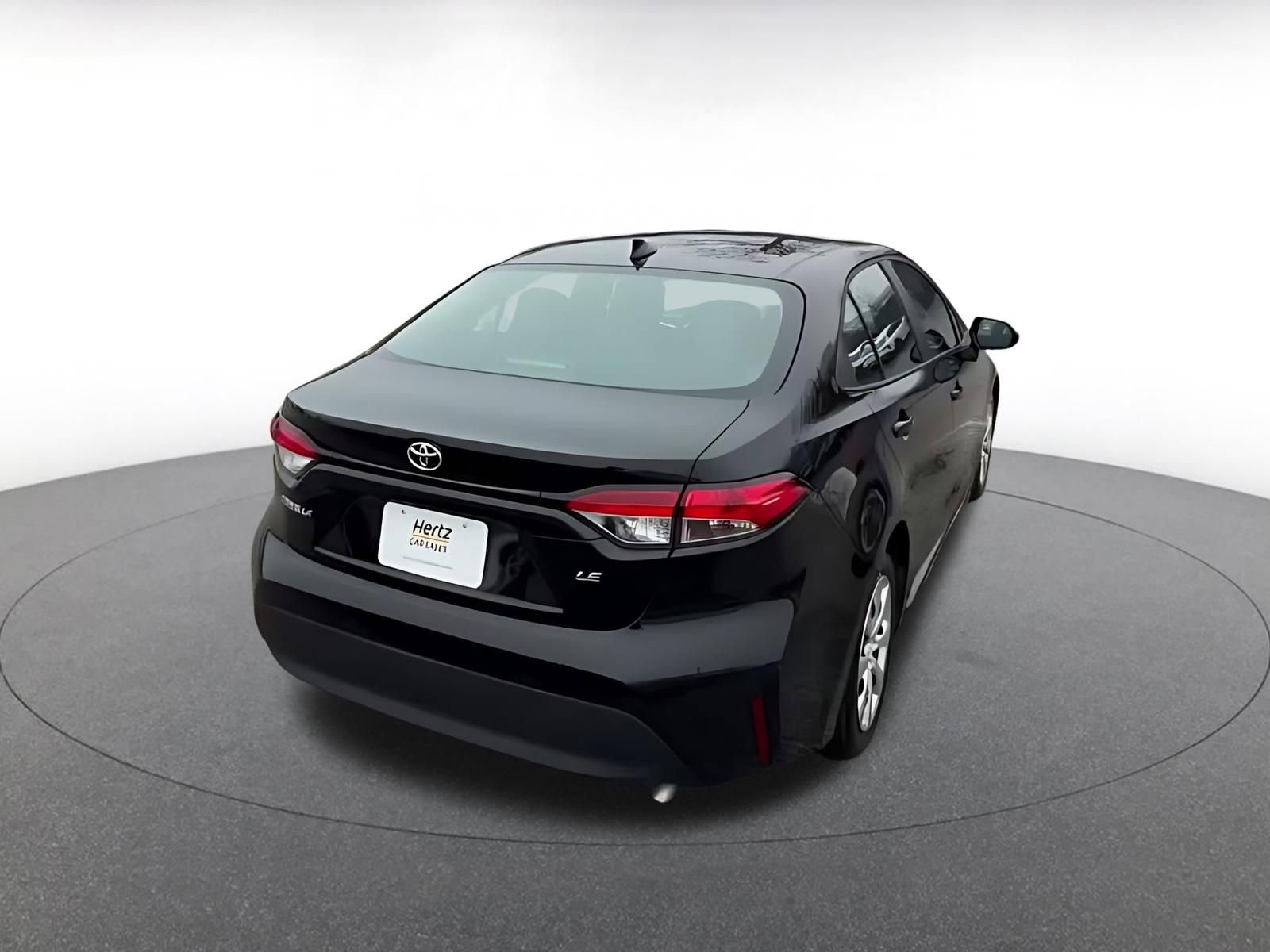 Used 2025 Toyota Corolla LE image 16