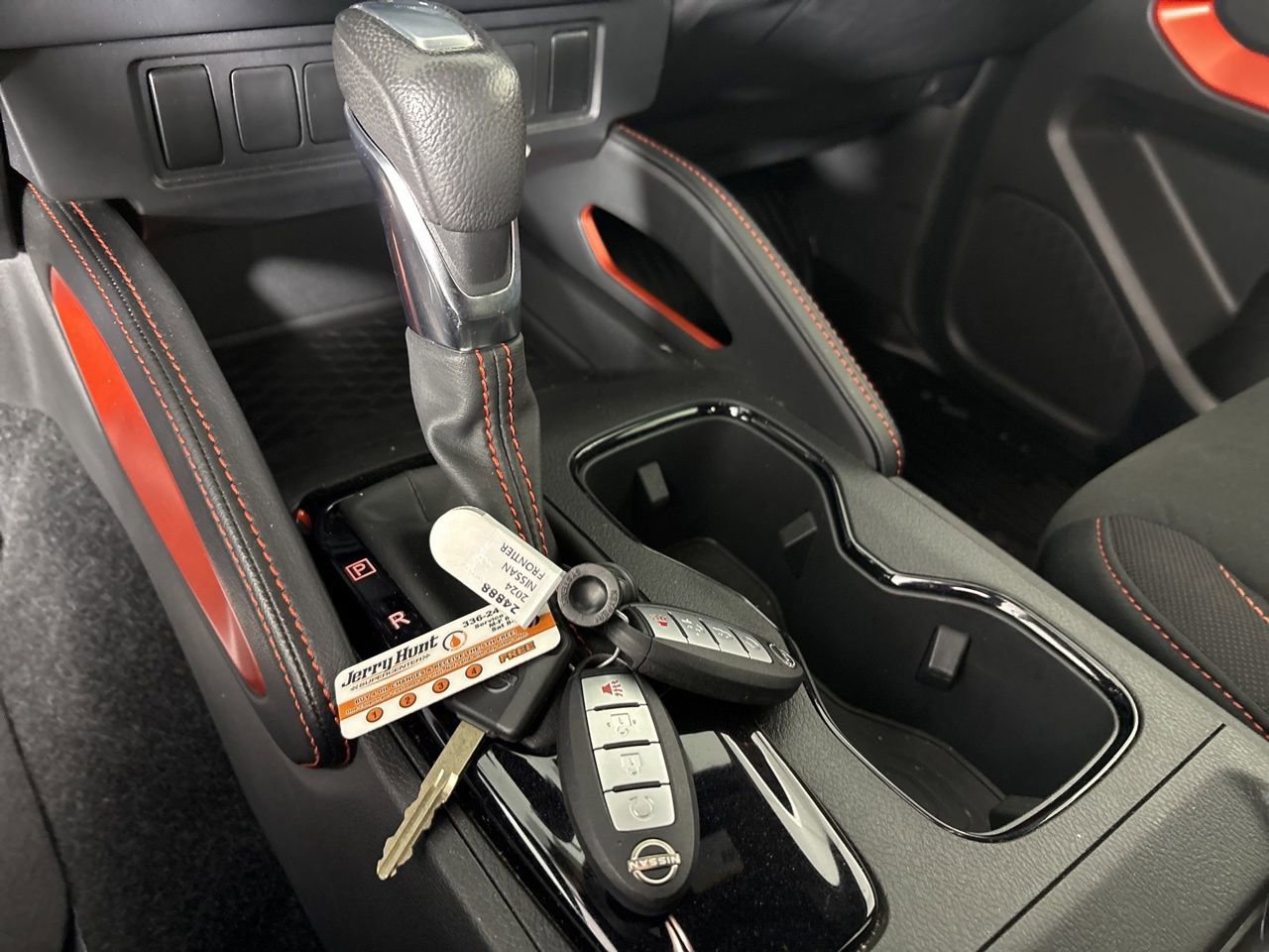 Used 2024 Nissan Frontier PRO-4X w/ Off-Road Protection Package image 18