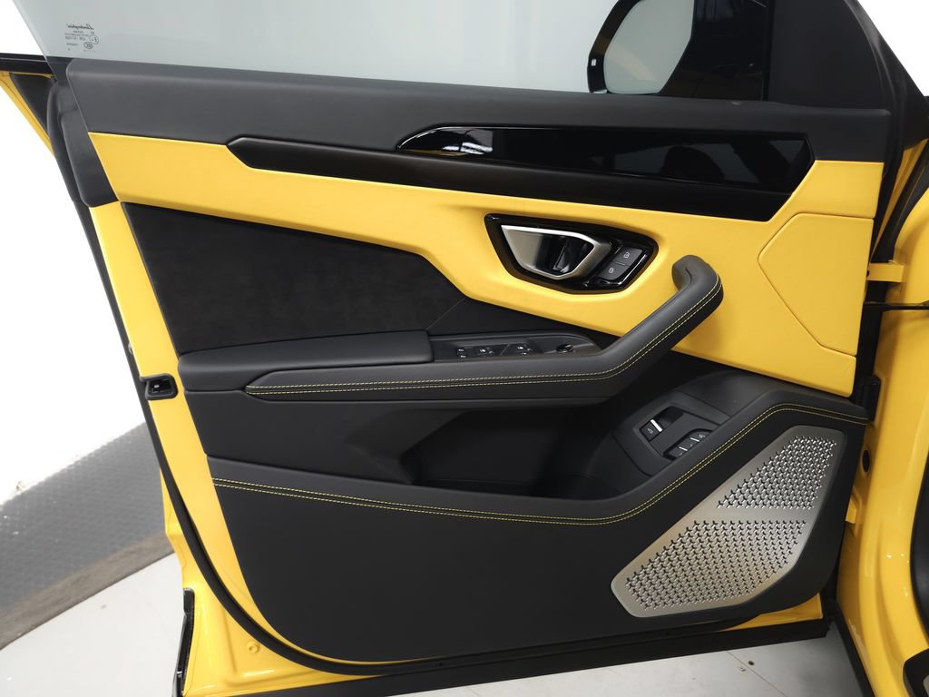 Used 2024 Lamborghini Urus S AWD/4WD image 5