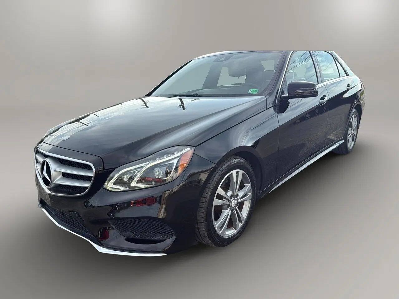 Used 2014 Mercedes-Benz E 350 4MATIC Sedan image 3