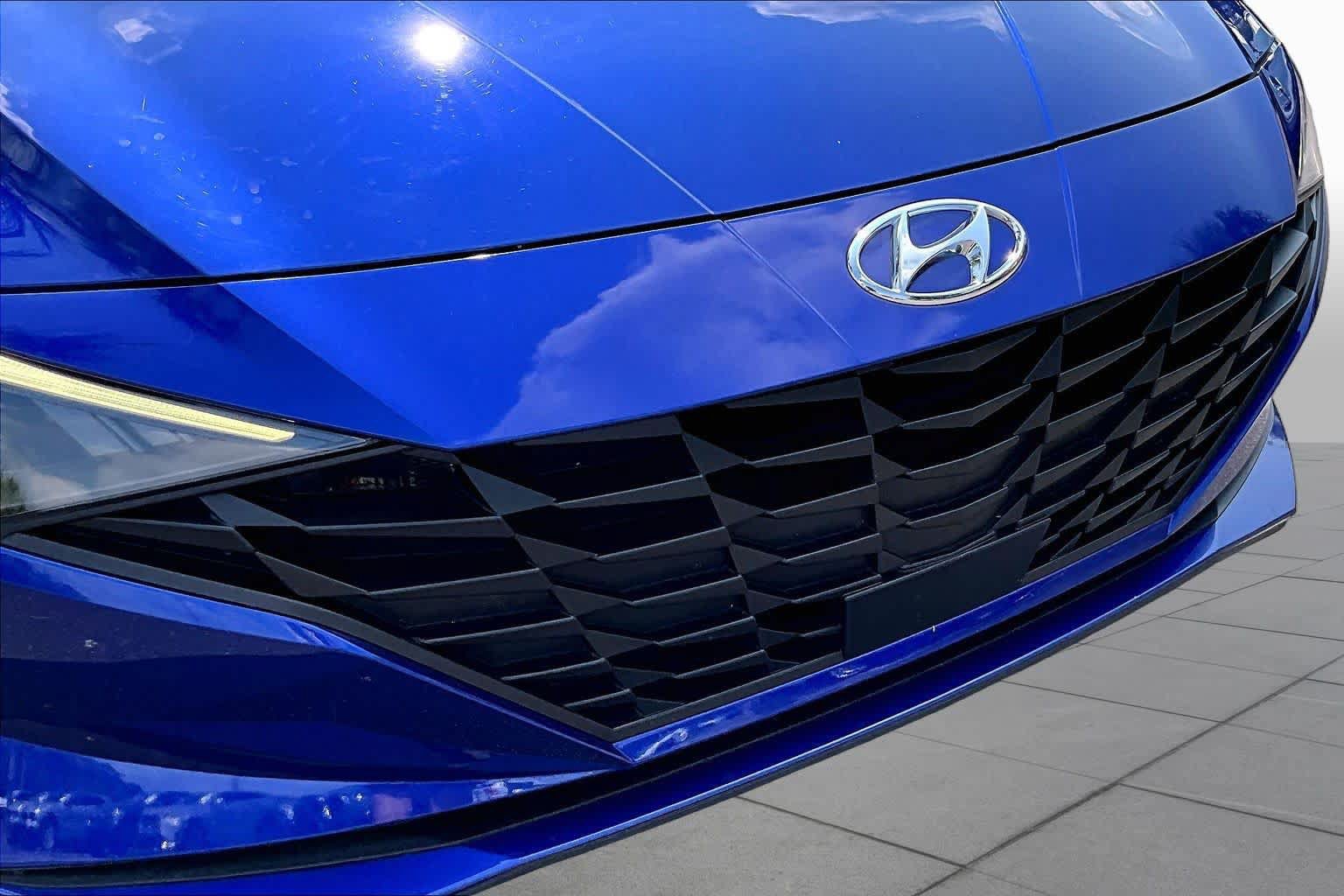 Used 2023 Hyundai Elantra SEL w/ Convenience Package FWD image 28