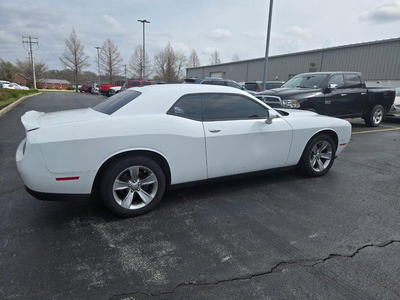 Used 2019 Dodge Challenger SXT image 3