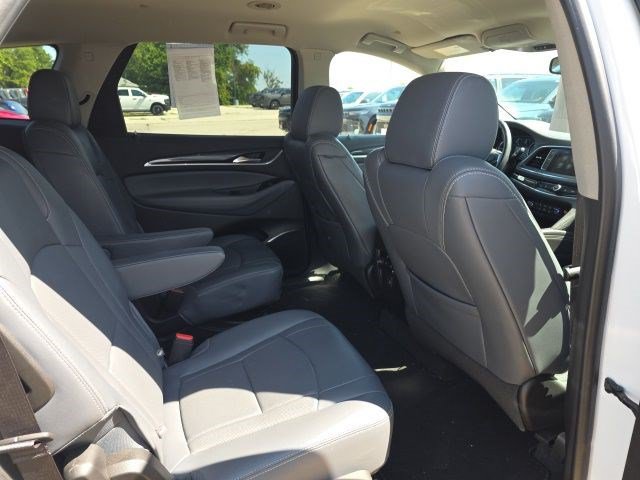 Used 2019 Buick Enclave Essence AWD/4WD image 13