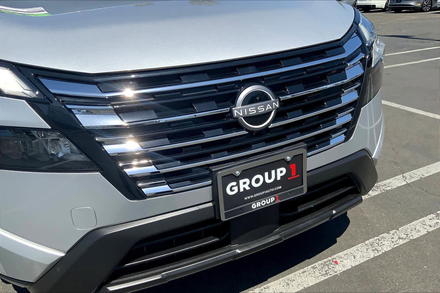 Used 2024 Nissan Rogue SV image 29