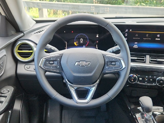 New 2026 Chevrolet Trax ACTIV w/ Sunroof Package FWD image 21