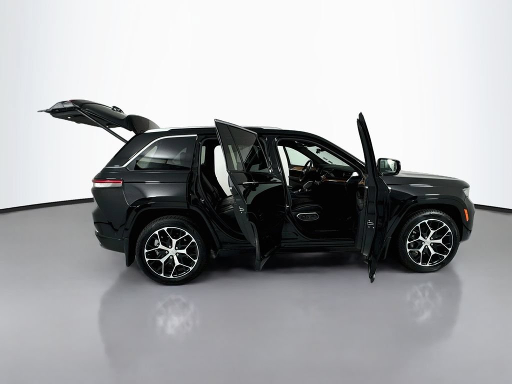 Used 2023 Jeep Grand Cherokee Summit AWD/4WD image 35