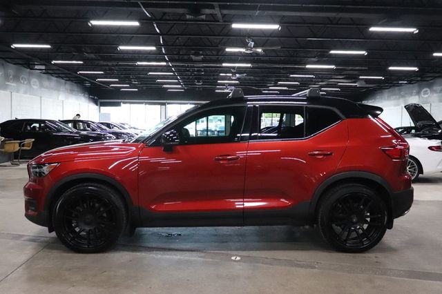 Used 2020 Volvo XC40 T5 R-Design w/ Protection Package Premier image 2
