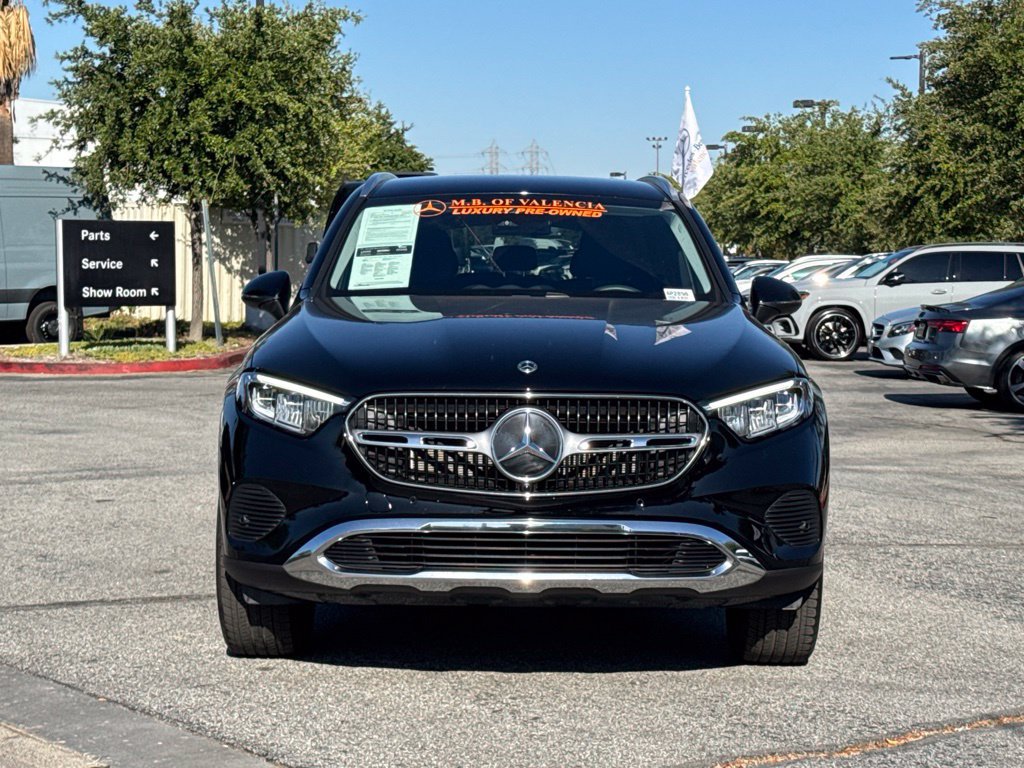 Used 2025 Mercedes-Benz GLC 350e 4MATIC image 3