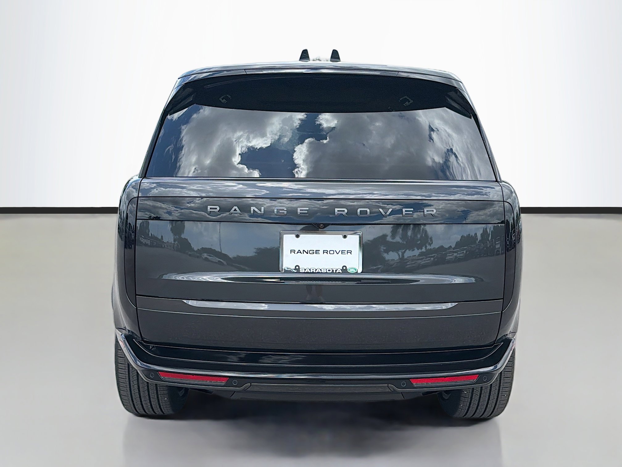 New 2026 Land Rover Range Rover Long Wheelbase SE AWD/4WD image 4