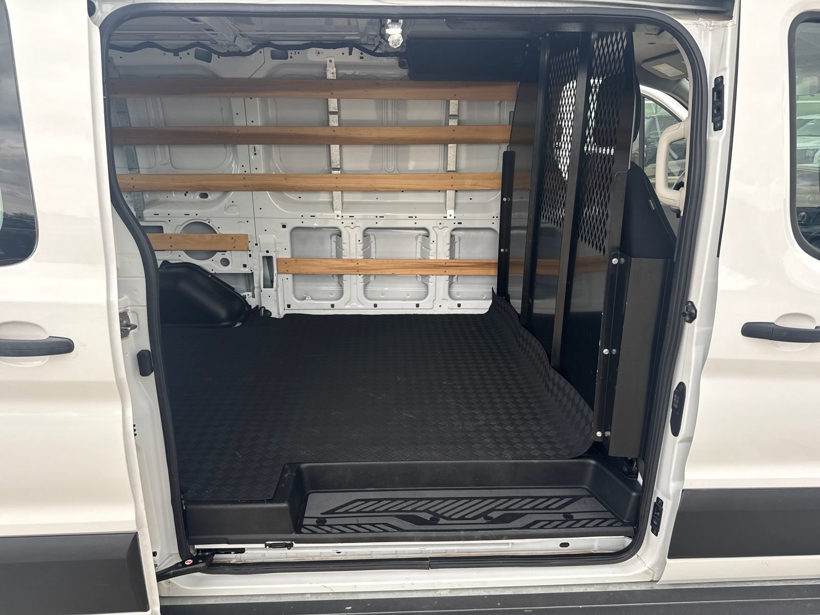 Used 2024 Ford Transit 250 Low Roof w/ Exterior Upgrade Package image 24