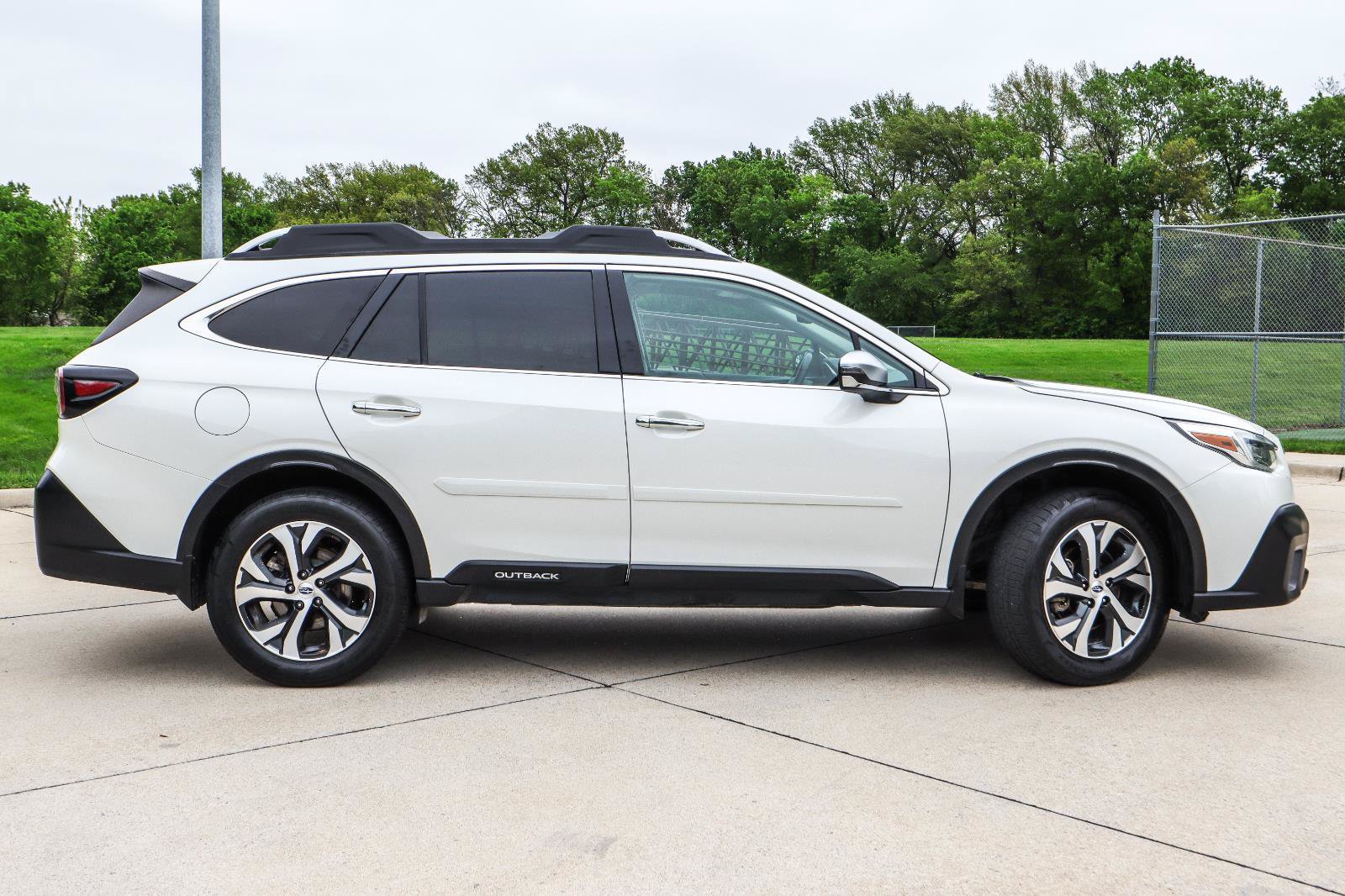 Used 2020 Subaru Outback Touring w/ Popular Package #2 AWD/4WD image 5