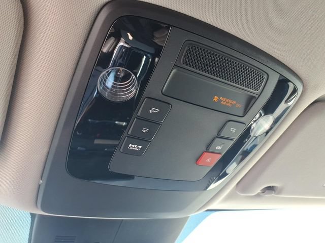 Used 2024 Kia Carnival EX FWD image 22