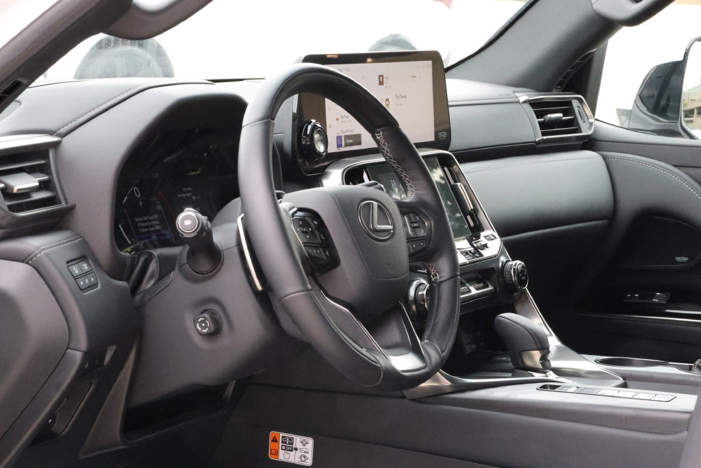 Used 2026 Lexus LX 700h Luxury AWD/4WD image 11
