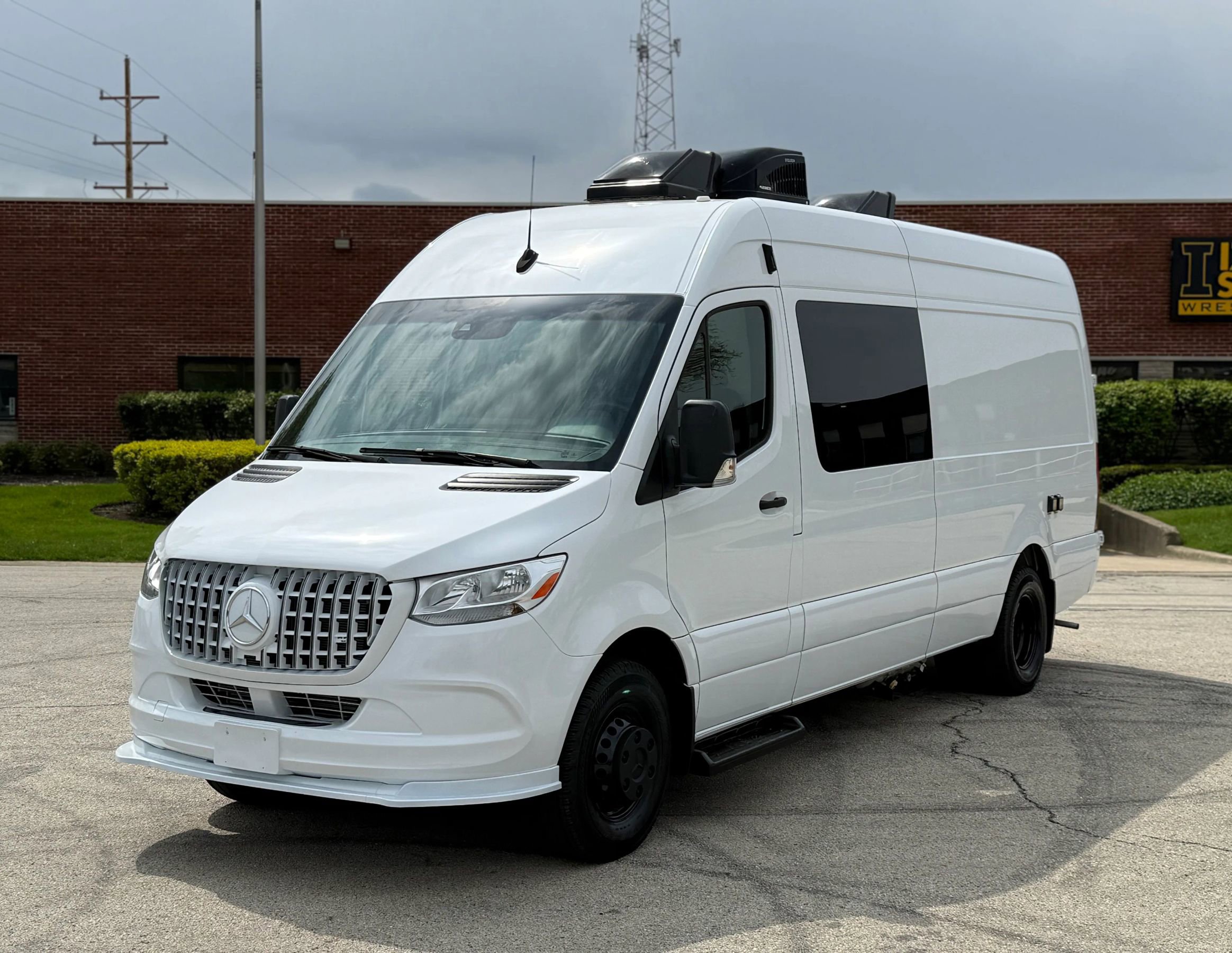 Used 2022 Mercedes-Benz Sprinter 3500 image 3