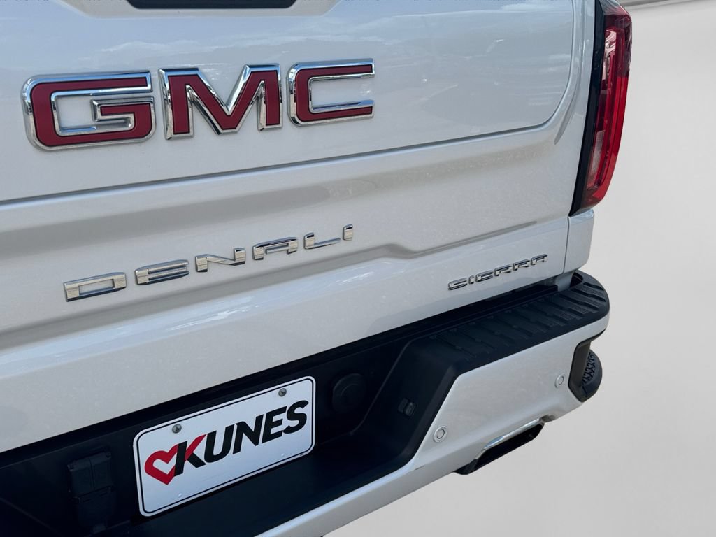 Used 2021 GMC Sierra 1500 Denali w/ Denali Ultimate Package AWD/4WD image 11