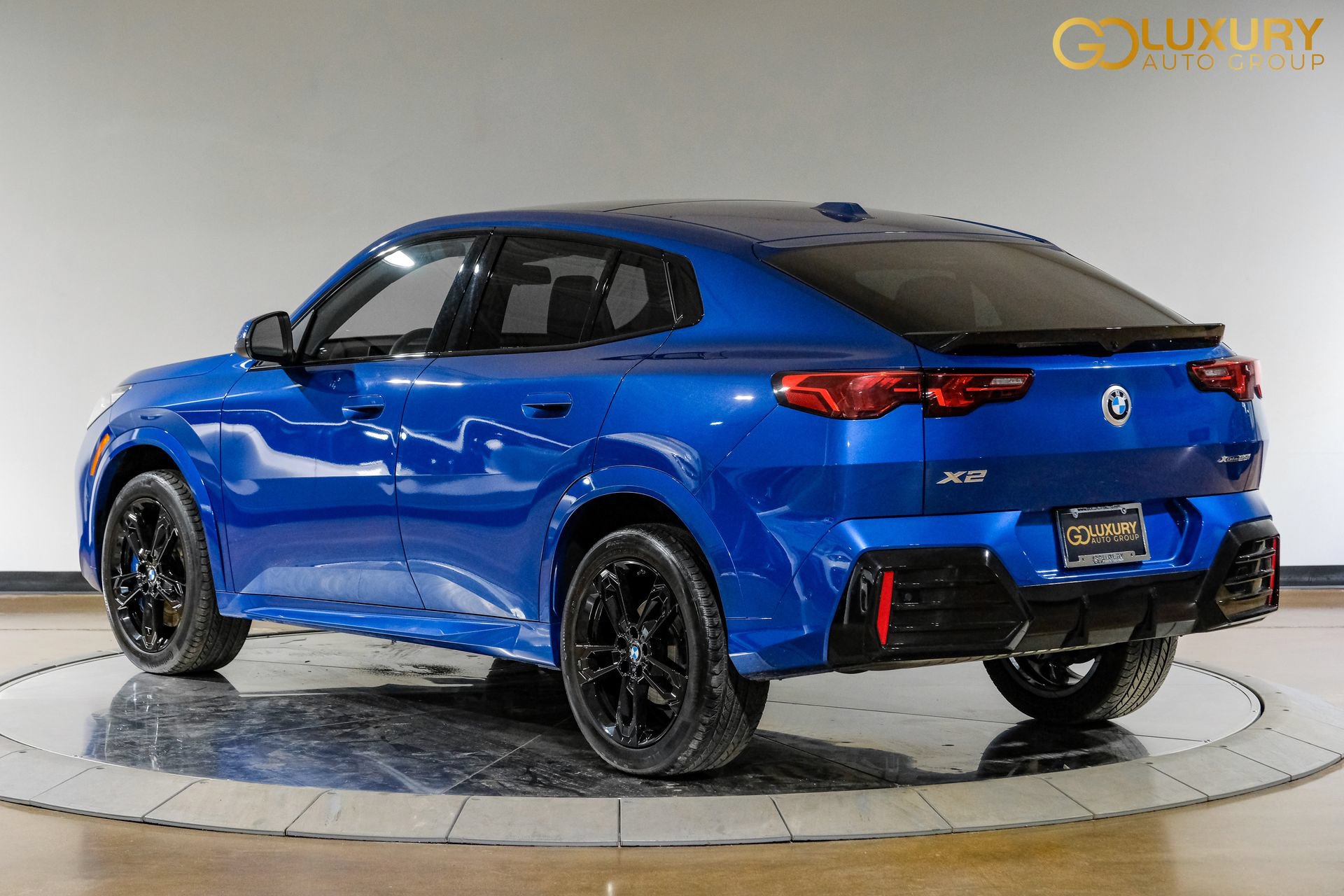 Used 2025 BMW X2 xDrive28i AWD/4WD image 12