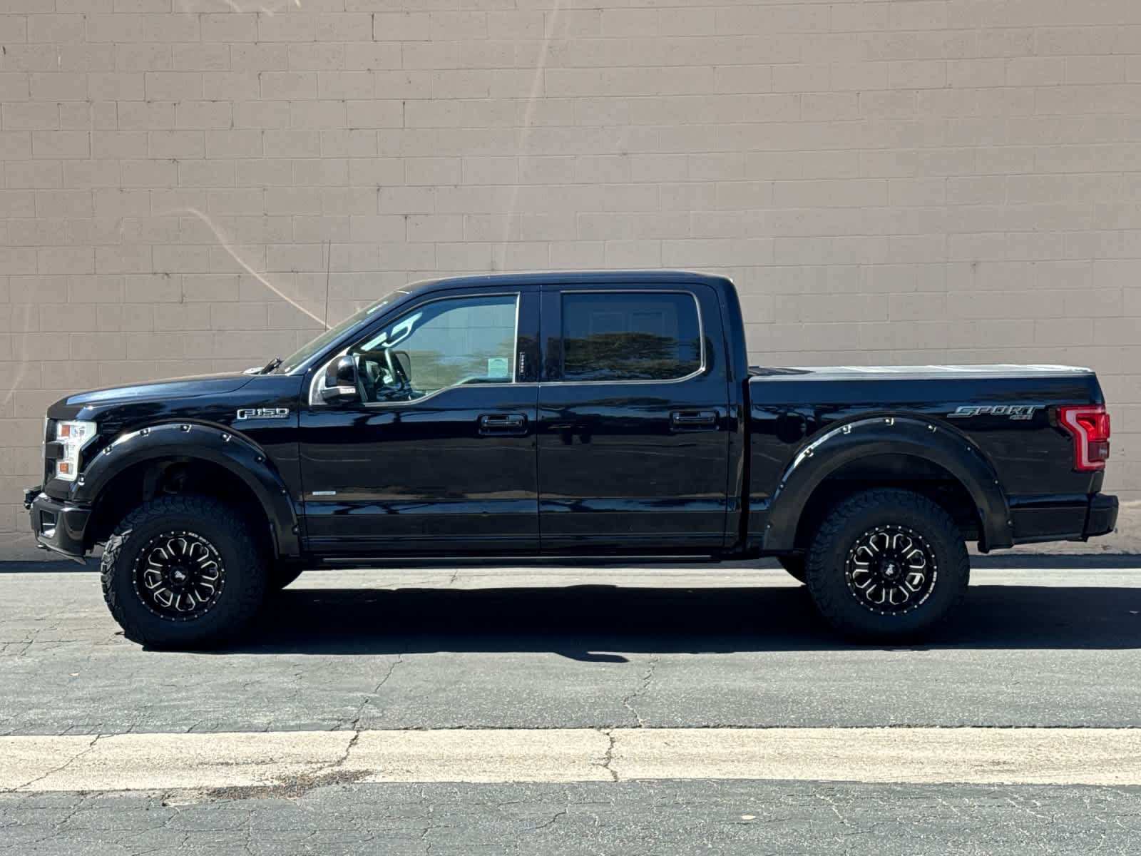 Used 2016 Ford F150 Lariat w/ Equipment Group 502A Luxury AWD/4WD image 5