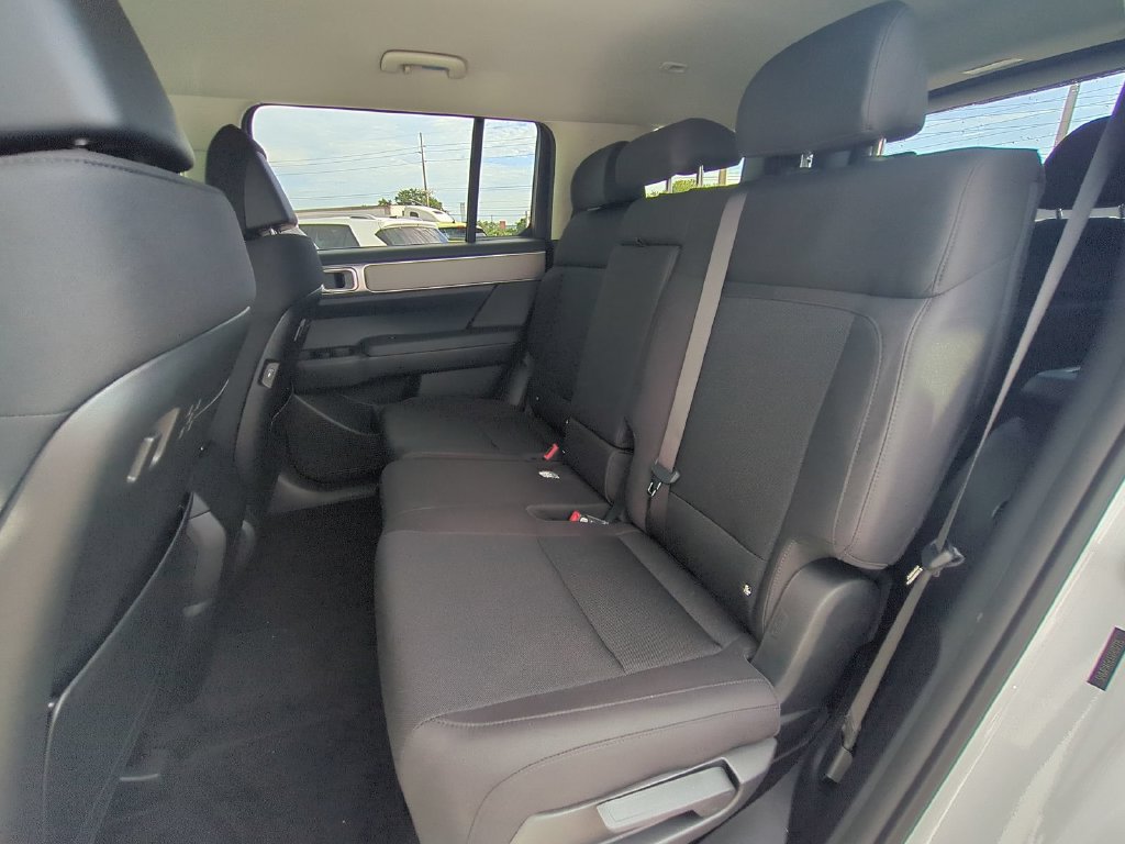 New 2027 Hyundai Santa Fe SE FWD image 17
