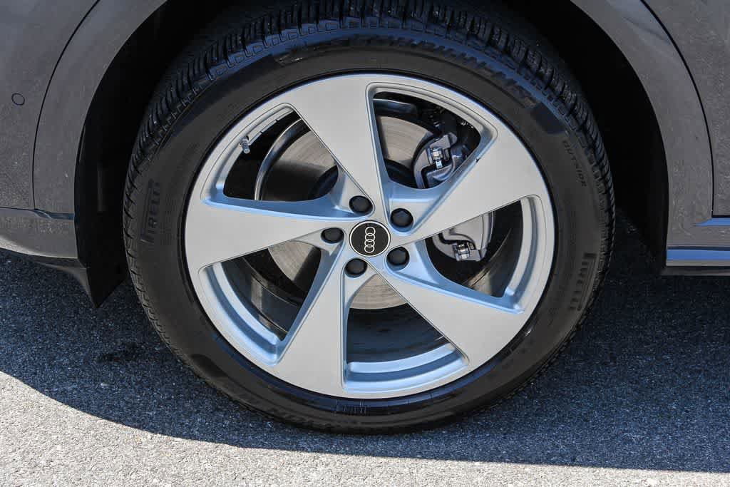Used 2025 Audi Q5 Premium Plus w/ Premium Plus AWD/4WD image 9