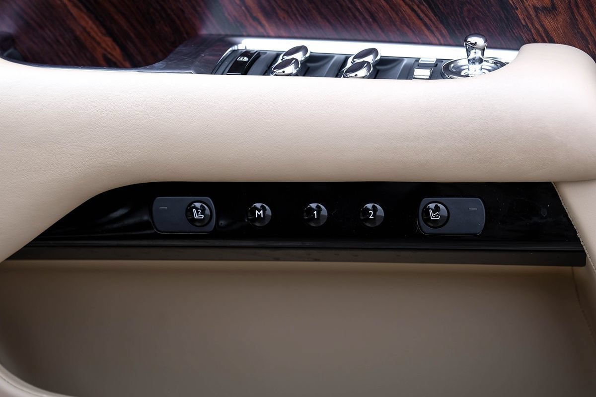 Used 2016 Rolls-Royce Wraith RWD image 45
