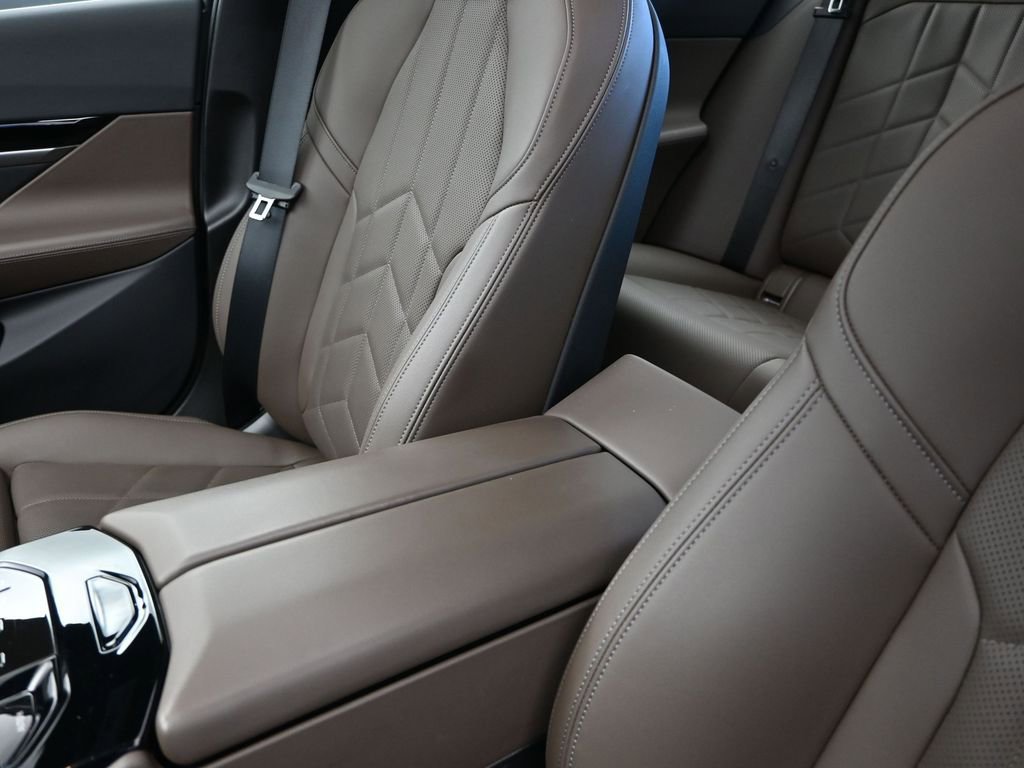 Certified 2025 BMW 530i xDrive image 14