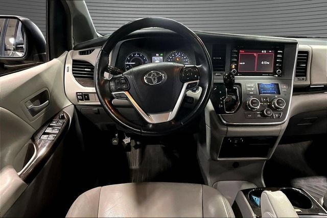 Used 2019 Toyota Sienna XLE FWD image 8