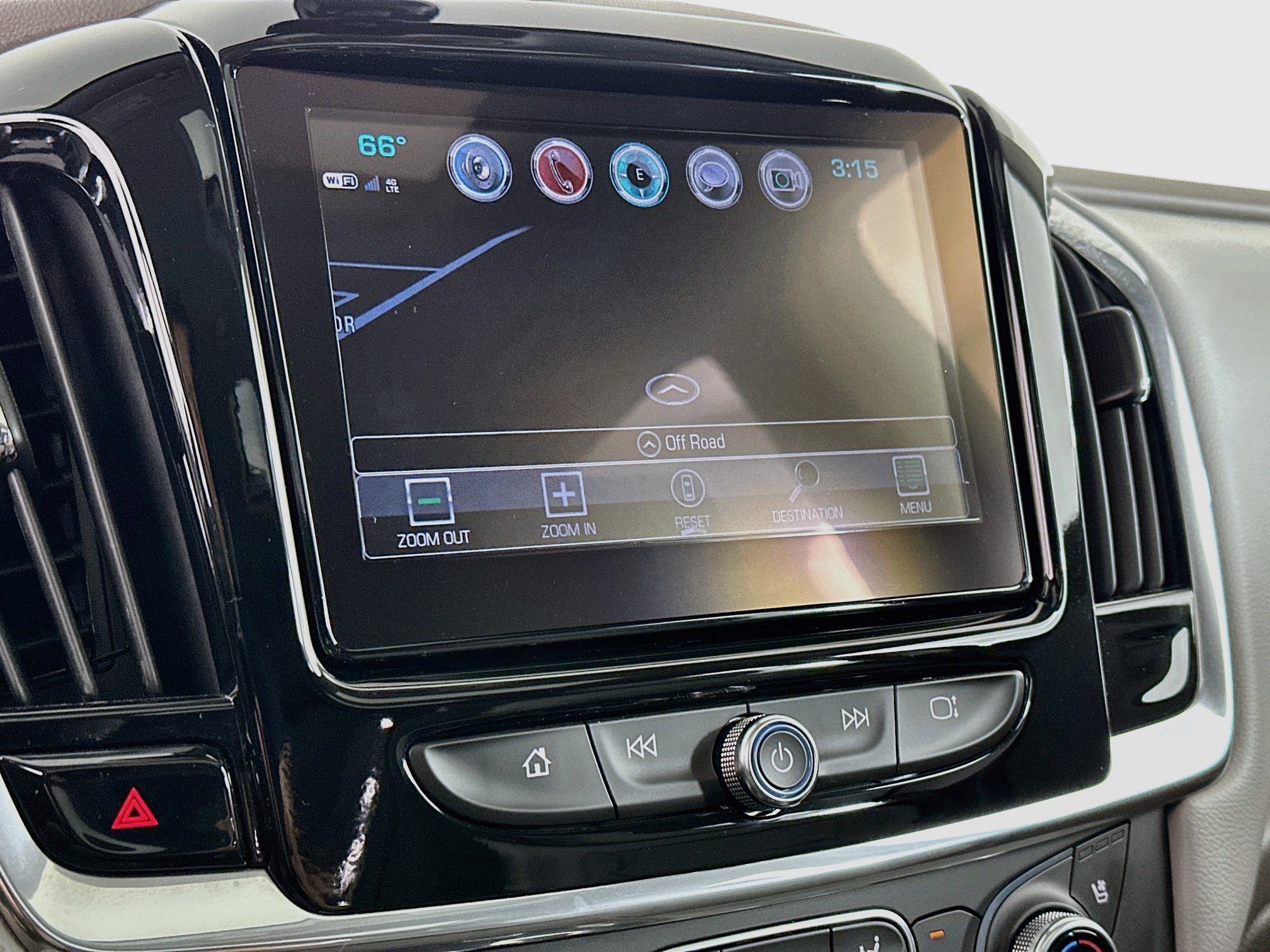 Used 2019 Chevrolet Traverse Premier w/ Driver Confidence II Package FWD image 22
