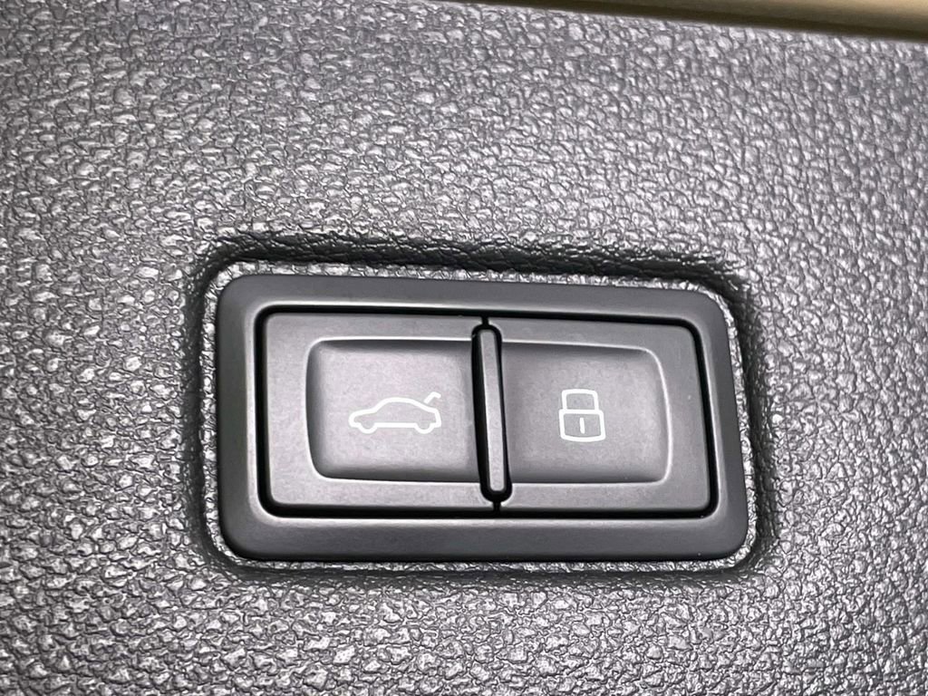 Used 2025 Audi Q7 3.0T Premium Plus image 23