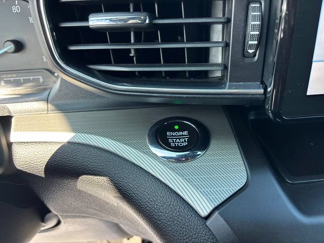 Used 2020 Ford Explorer XLT w/ Equipment Group 202A AWD/4WD image 18