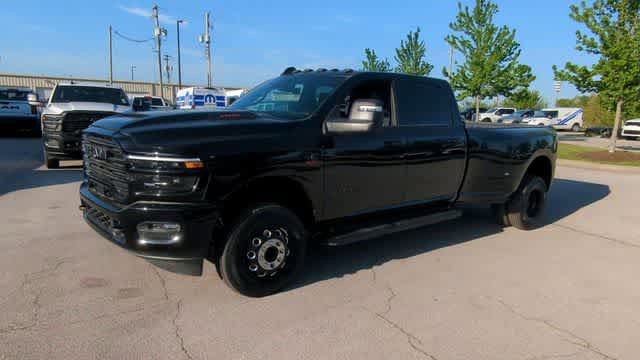 New 2026 RAM 3500 Laramie AWD/4WD image 4