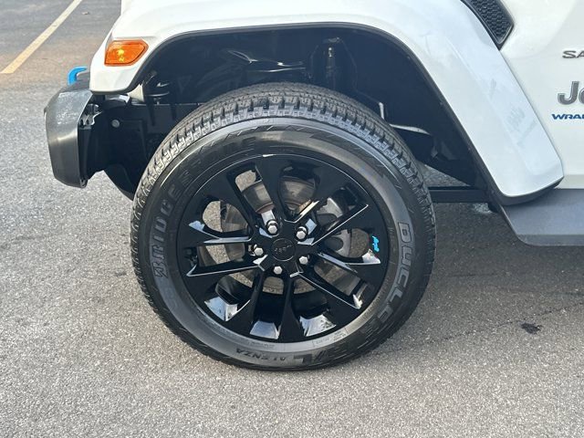 Used 2023 Jeep Wrangler Unlimited Sahara w/ Cold Weather Group image 13