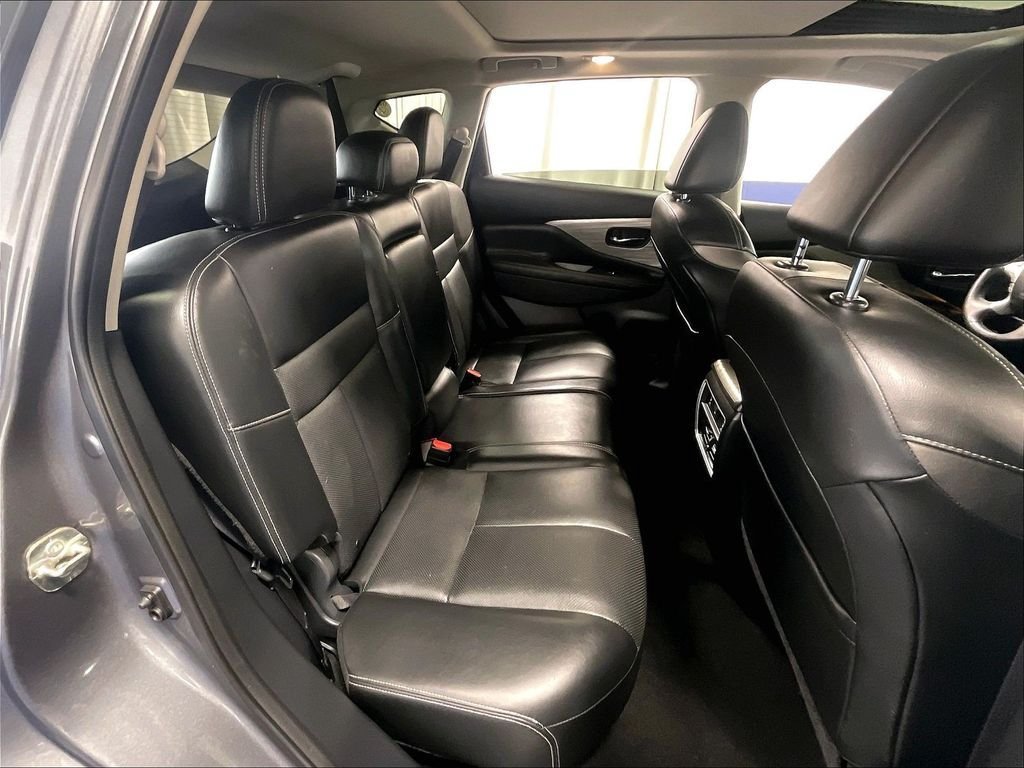 Used 2018 Nissan Murano SL w/ Moonroof Package AWD/4WD image 16