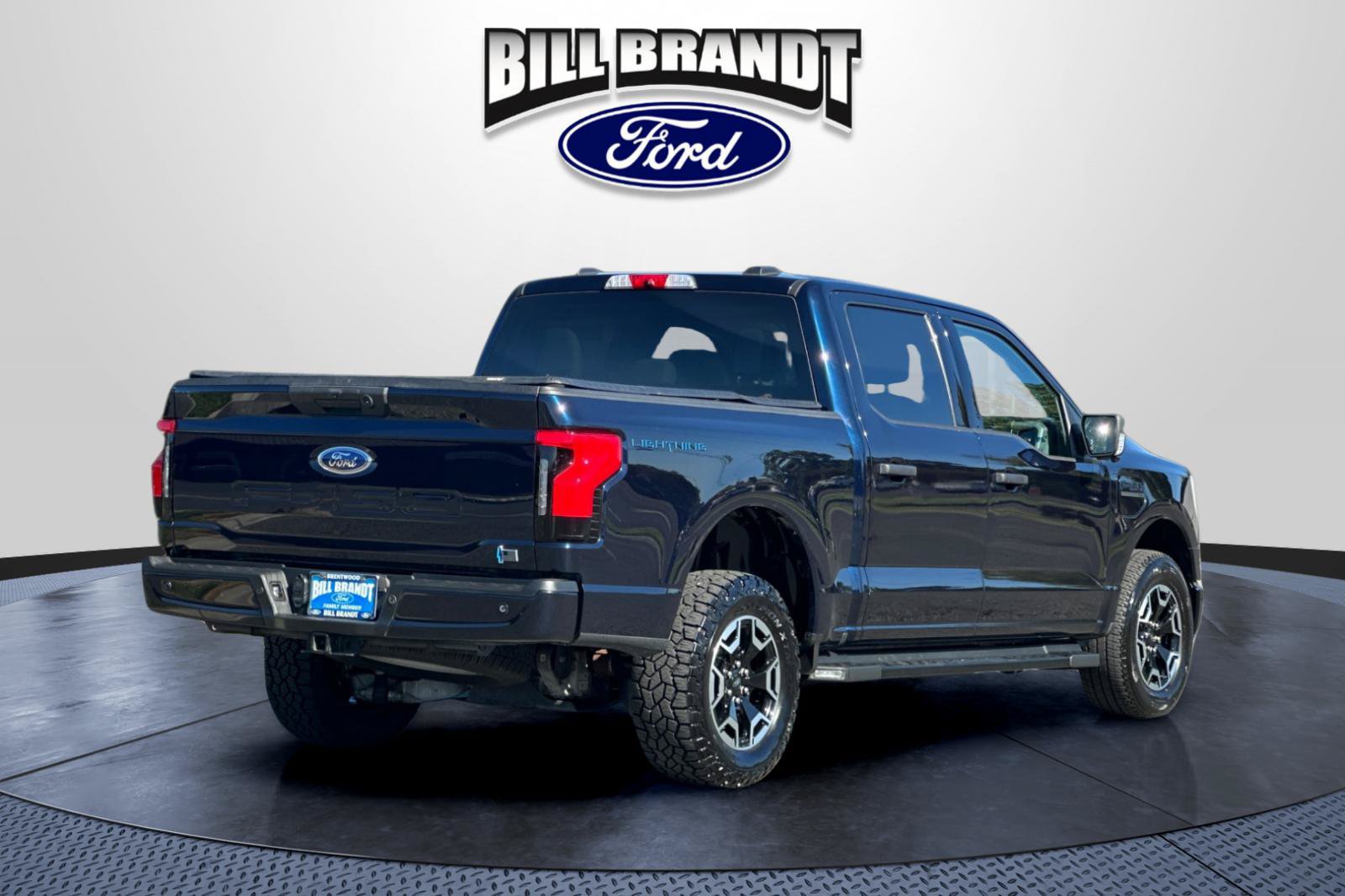 Used 2023 Ford F150 Lightning XLT AWD/4WD image 3