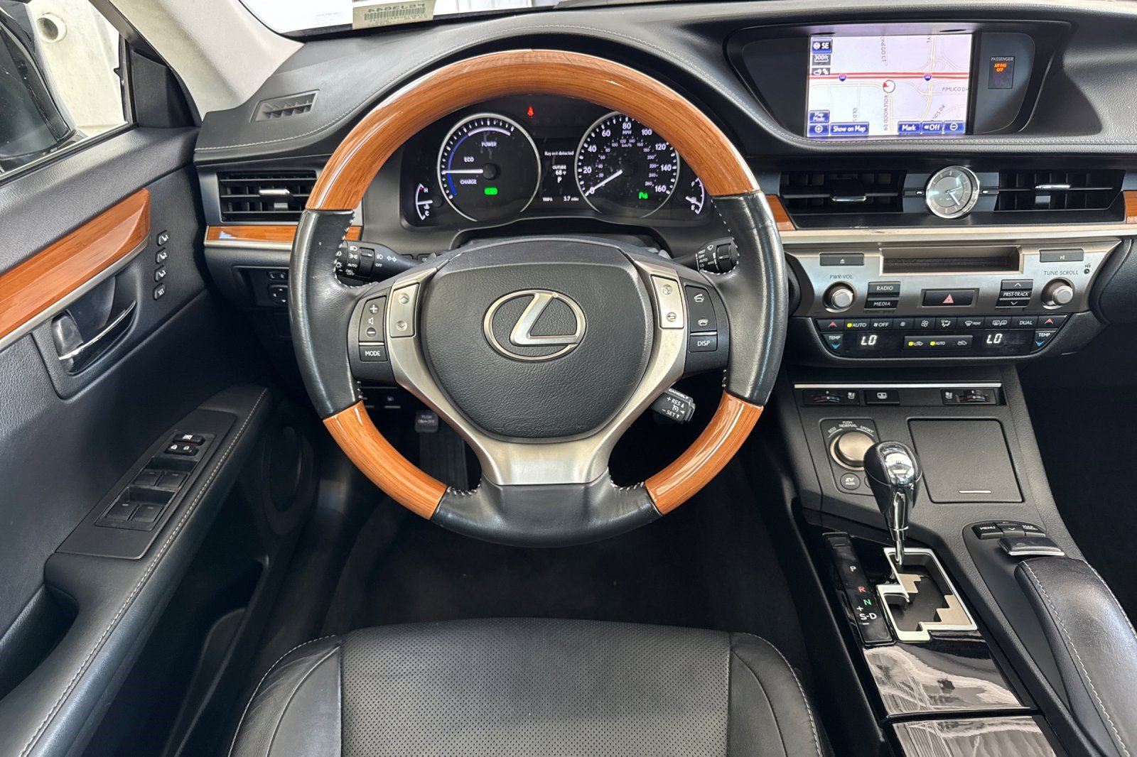 Used 2014 Lexus ES 300h w/ Luxury Package w/Bamboo Trim FWD image 18