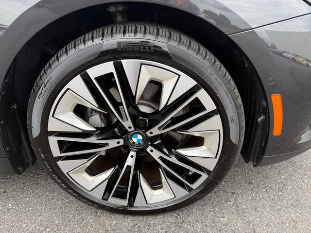 Certified 2026 BMW 530i xDrive w/ Premium Package AWD/4WD image 40