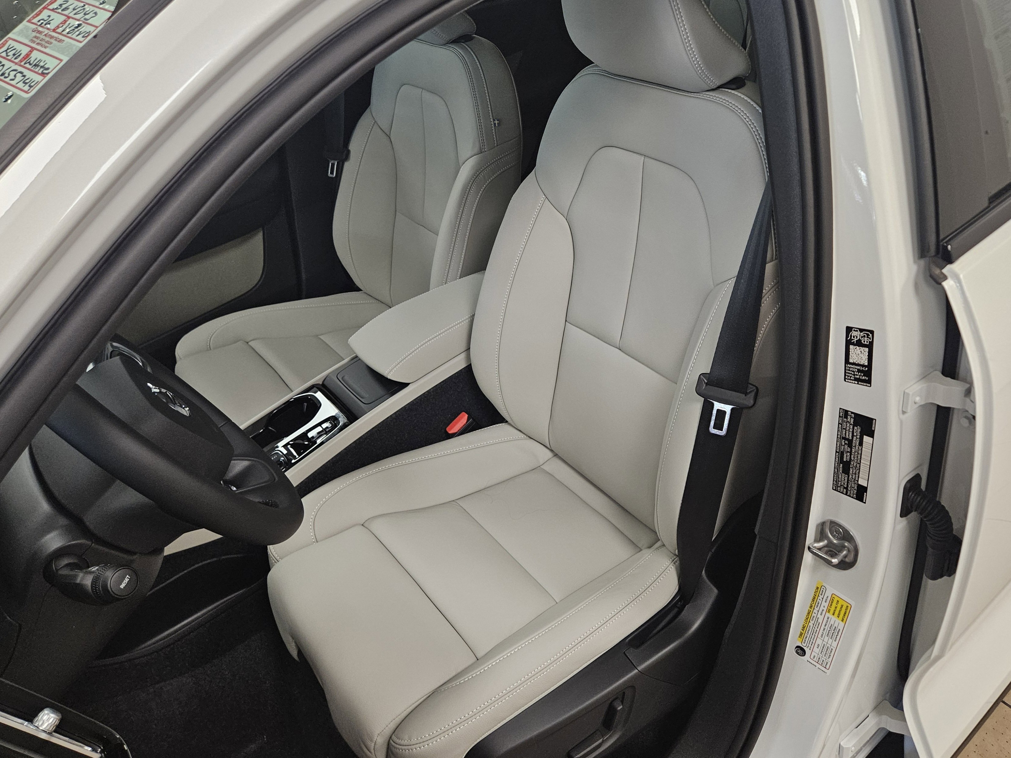 New 2026 Volvo XC40 B5 Ultra w/ Climate Package AWD/4WD image 37