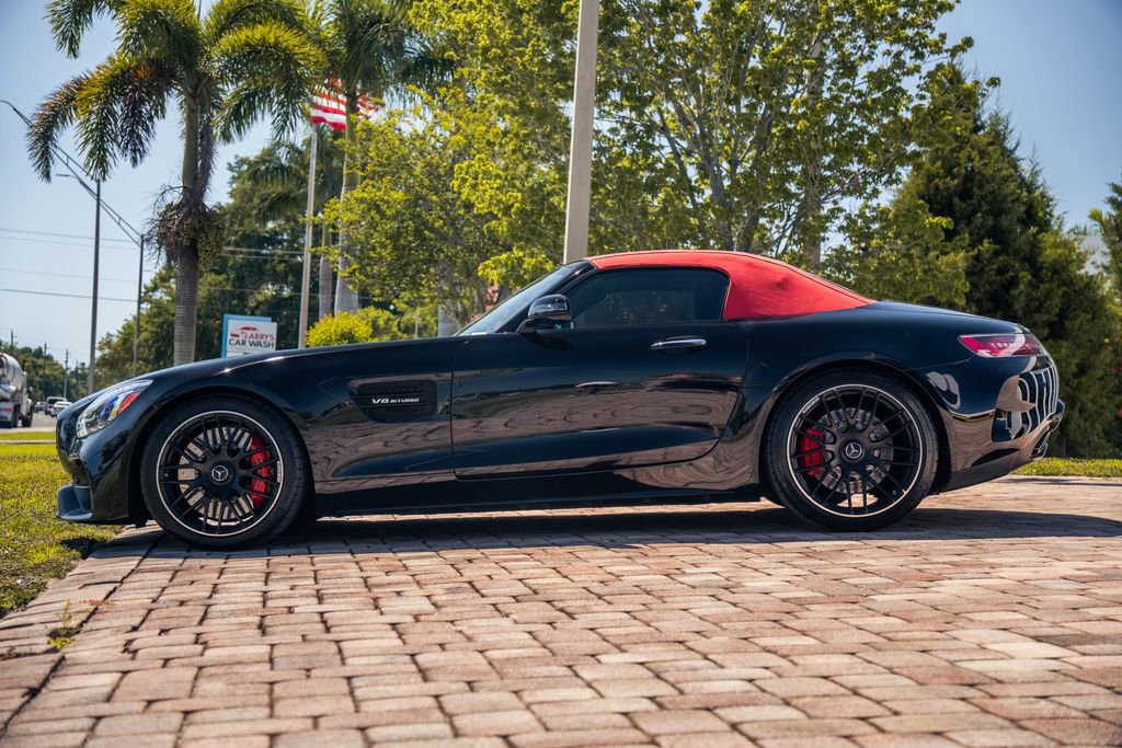 Used 2018 Mercedes-Benz AMG GT C image 2