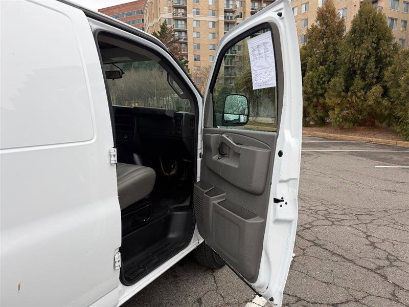 Used 2021 Chevrolet Express 2500 w/ Driver Convenience Package image 14