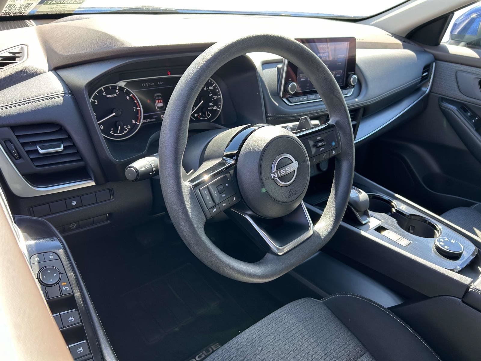 Used 2023 Nissan Rogue SV AWD/4WD image 9