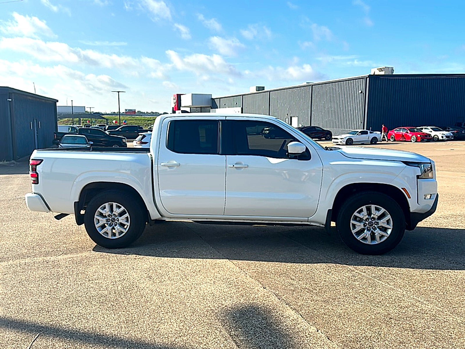 Used 2024 Nissan Frontier SV w/ SV Convenience Package RWD image 9