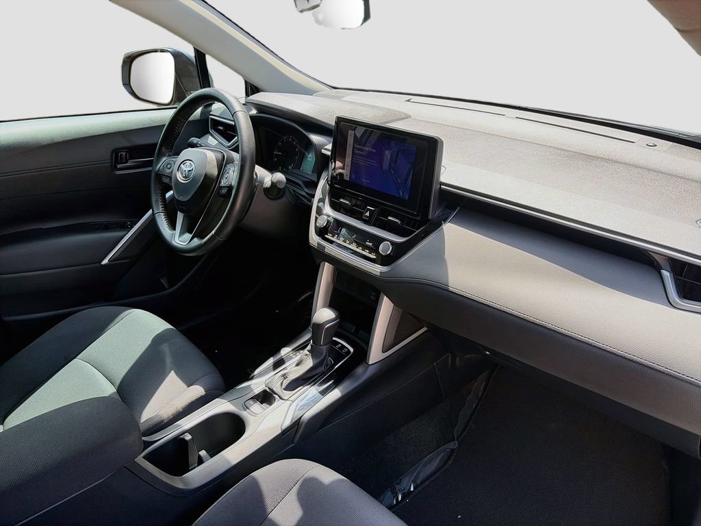 Used 2024 Toyota Corolla Cross LE FWD image 28
