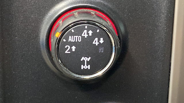 Used 2014 GMC Sierra 1500 Denali w/ Driver Alert Package AWD/4WD image 31