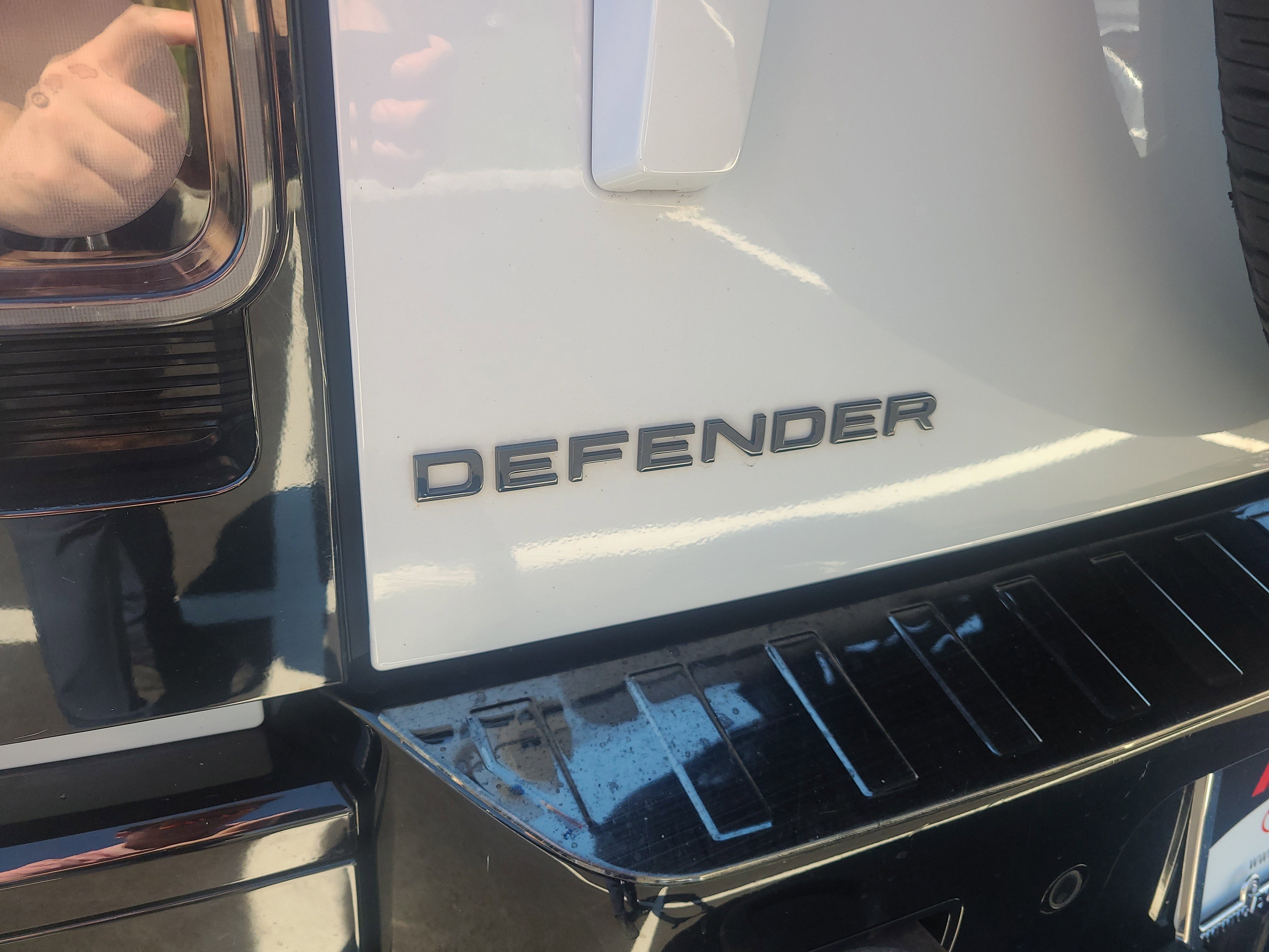Used 2023 Land Rover Defender 110 V8 AWD/4WD image 29