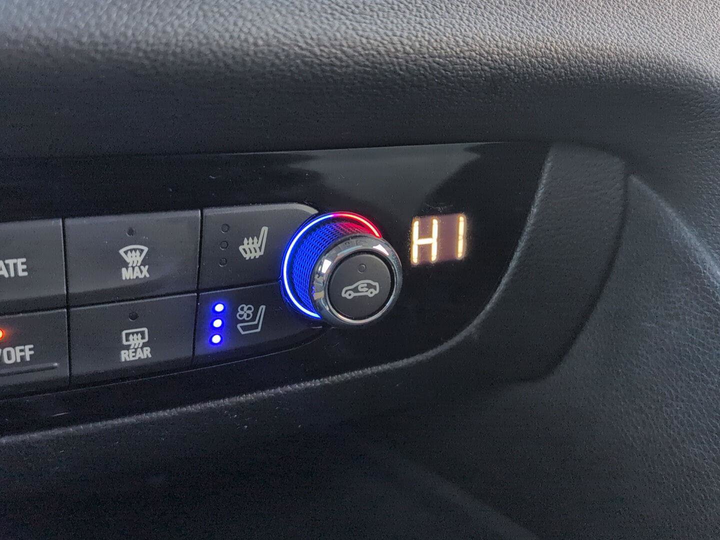 Used 2020 Buick Enclave Premium w/ Sun and Sites Package FWD image 34