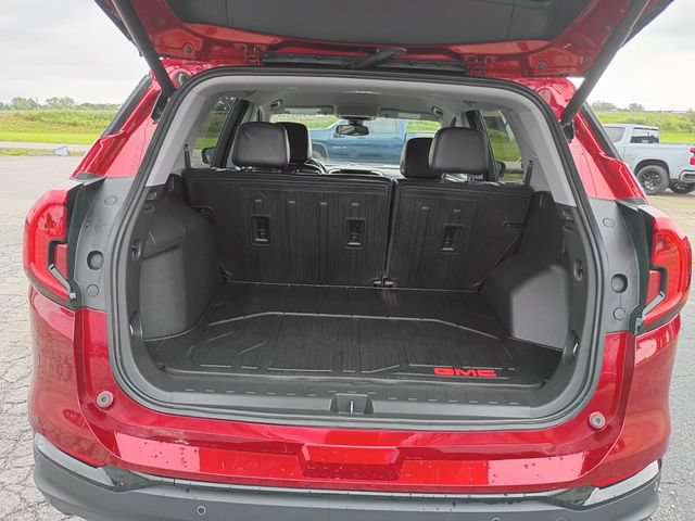 Used 2024 GMC Terrain SLT w/ Elevation Edition AWD/4WD image 10