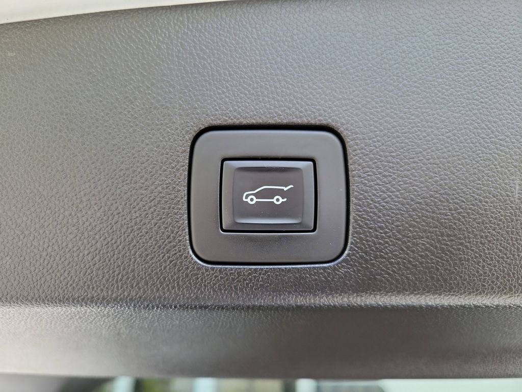Certified 2022 Buick Encore GX Select w/ Experience Buick Package image 11