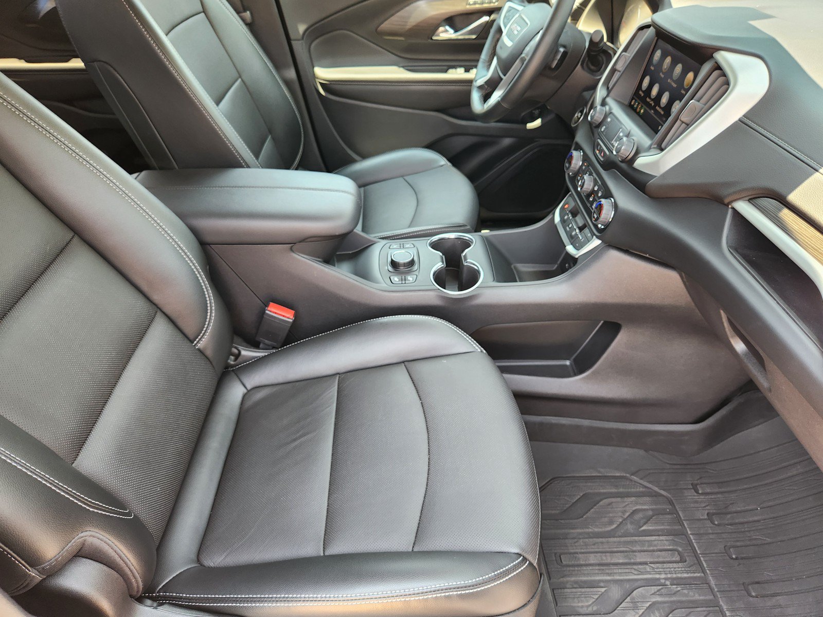 Used 2023 GMC Terrain SLT w/ LPO, Floor Liner Package FWD image 11
