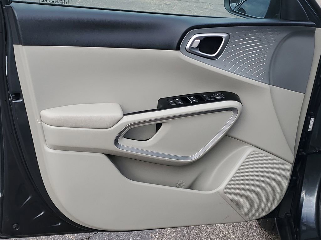 Certified 2023 Kia Soul LX image 8