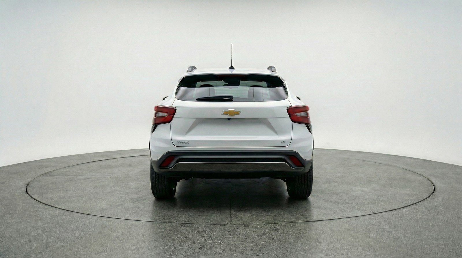 Used 2025 Chevrolet Trax LT FWD image 7